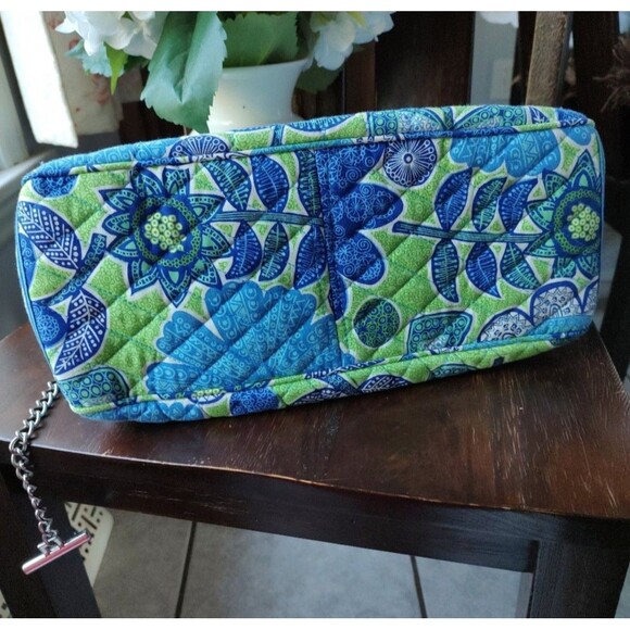 Vera Bradley Authentic Daisy Doodle Bag With Chain And Toggle! ❤️ - Picture 5 of 6